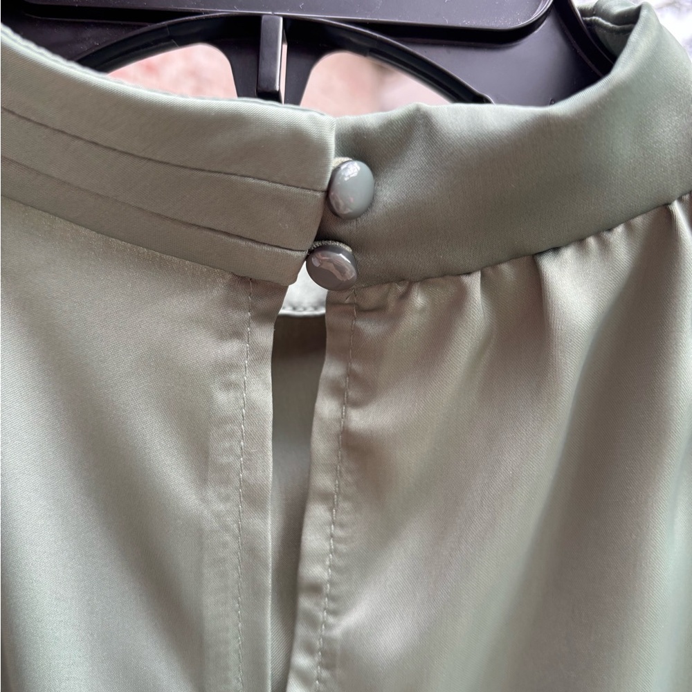 🐉 HOST PICK 🐉Elegant Green Sleeveless Dress - Picture 8 of 13
